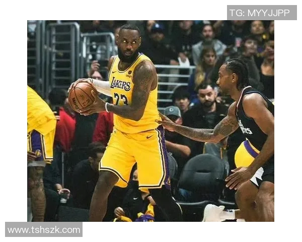 詹姆斯超神表现助湖人加时逆转勇士成功晋级季后赛